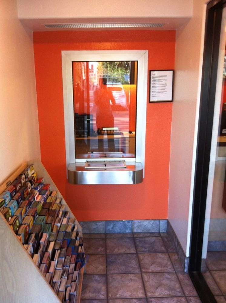 Hotel 6 Riverside, Ca - Ucr East 2*