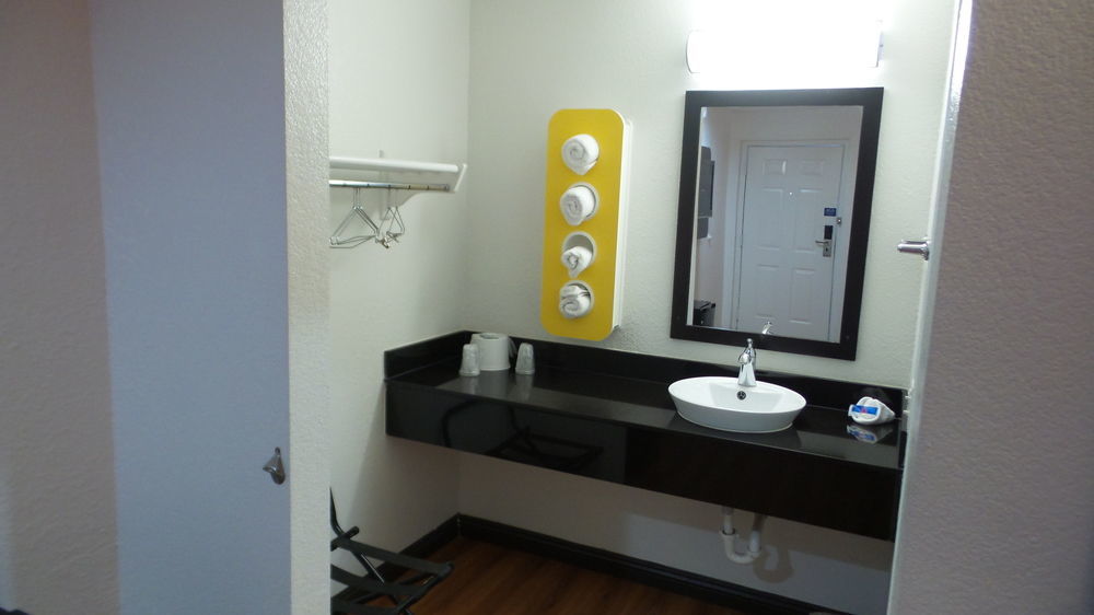 6 Riverside, Ca - Ucr East Hotel 2*