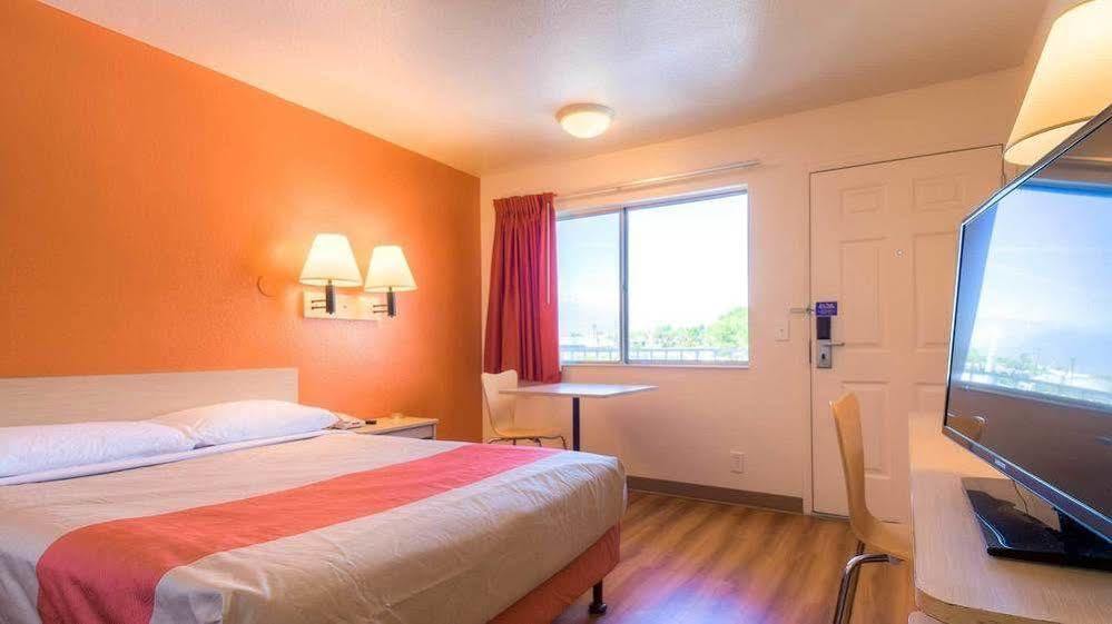 6 Riverside, Ca - Ucr East Riverside