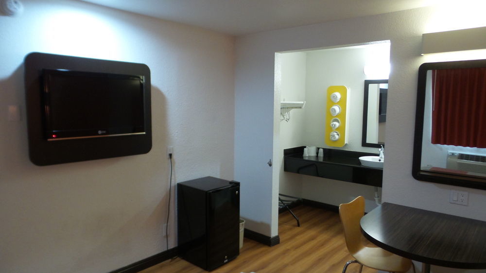 6 Riverside, Ca - Ucr East 2* Riverside