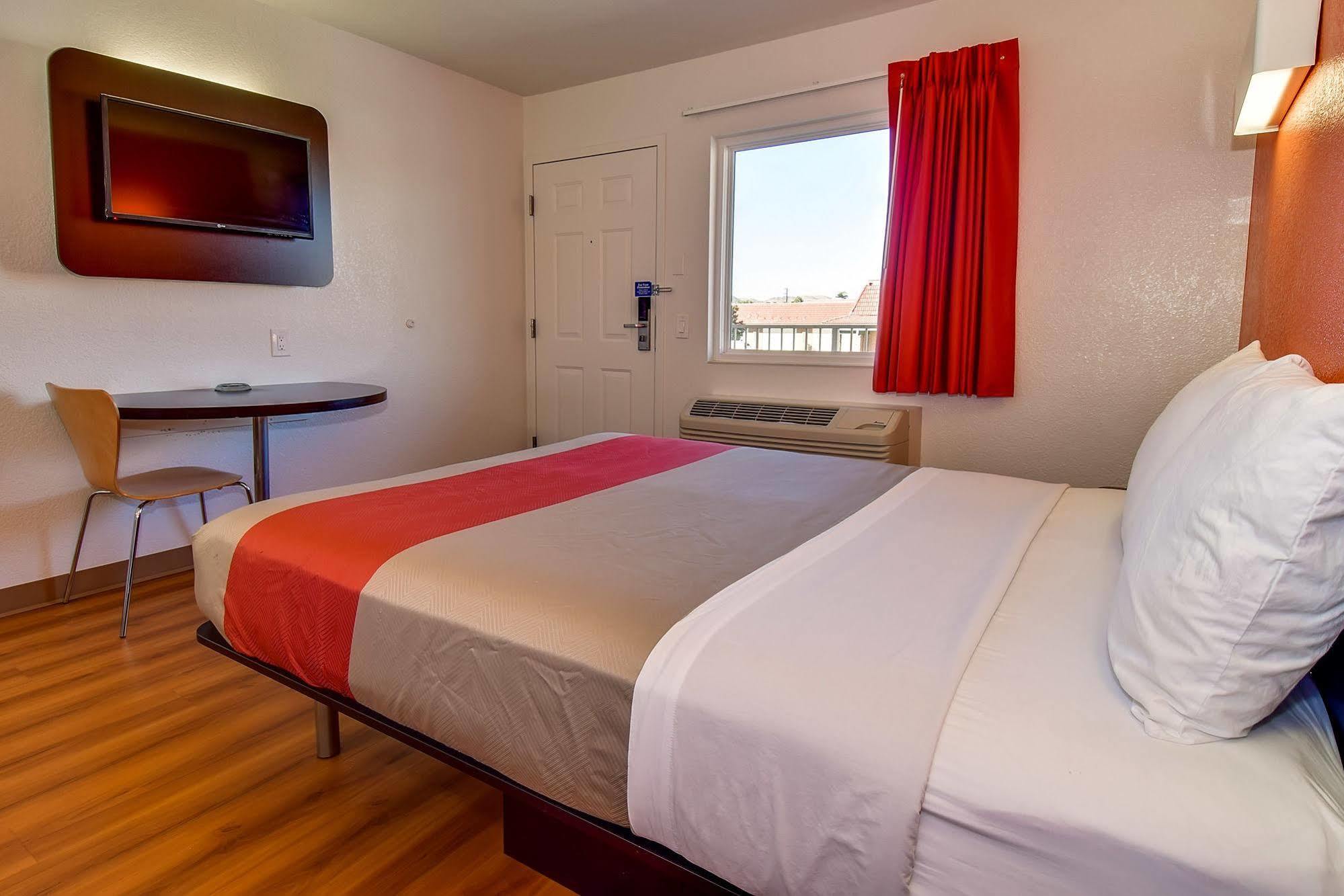6 Riverside, Ca - Ucr East Hotel 2*