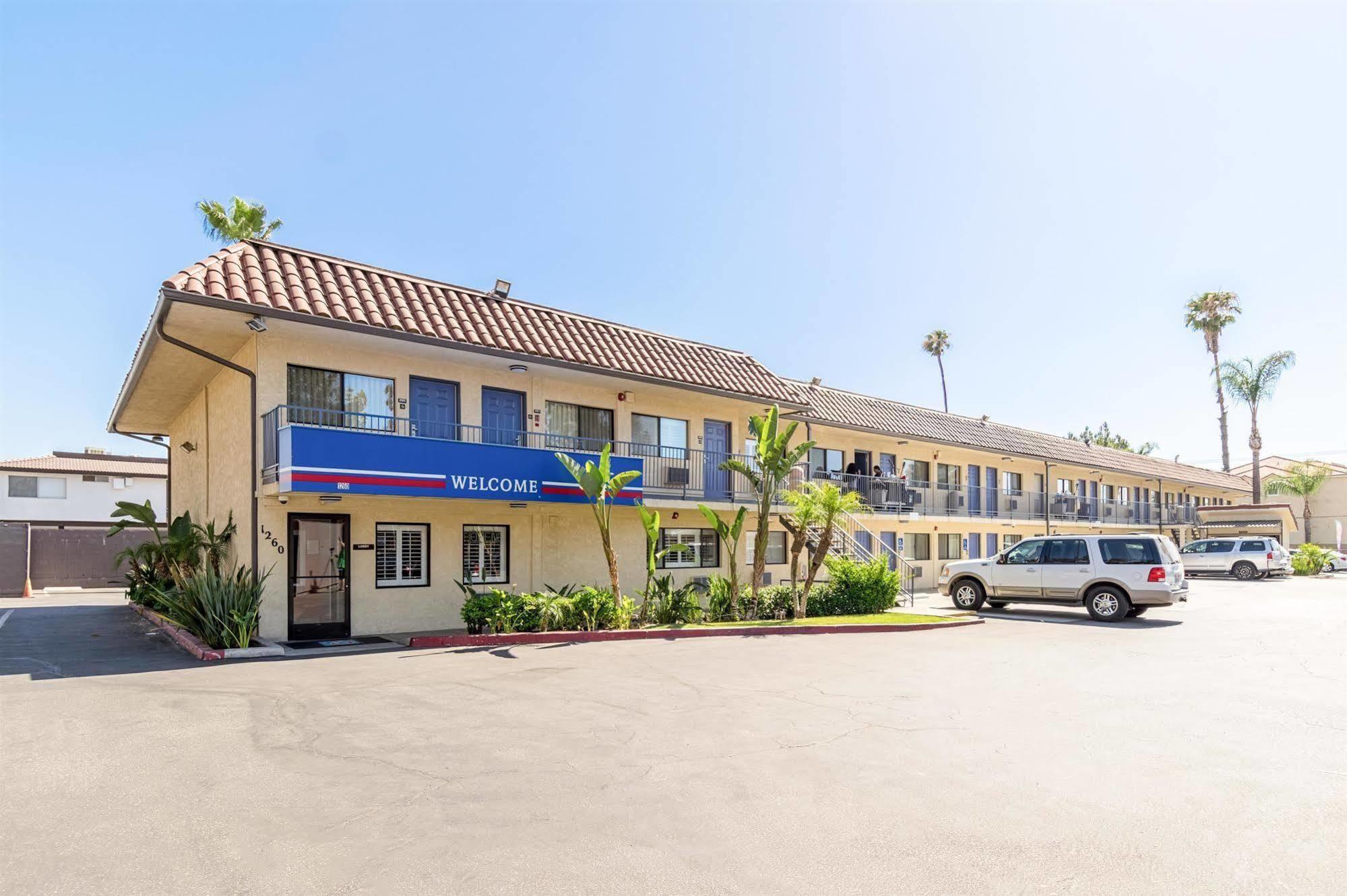 6 Riverside, Ca - Ucr East 2* Riverside
